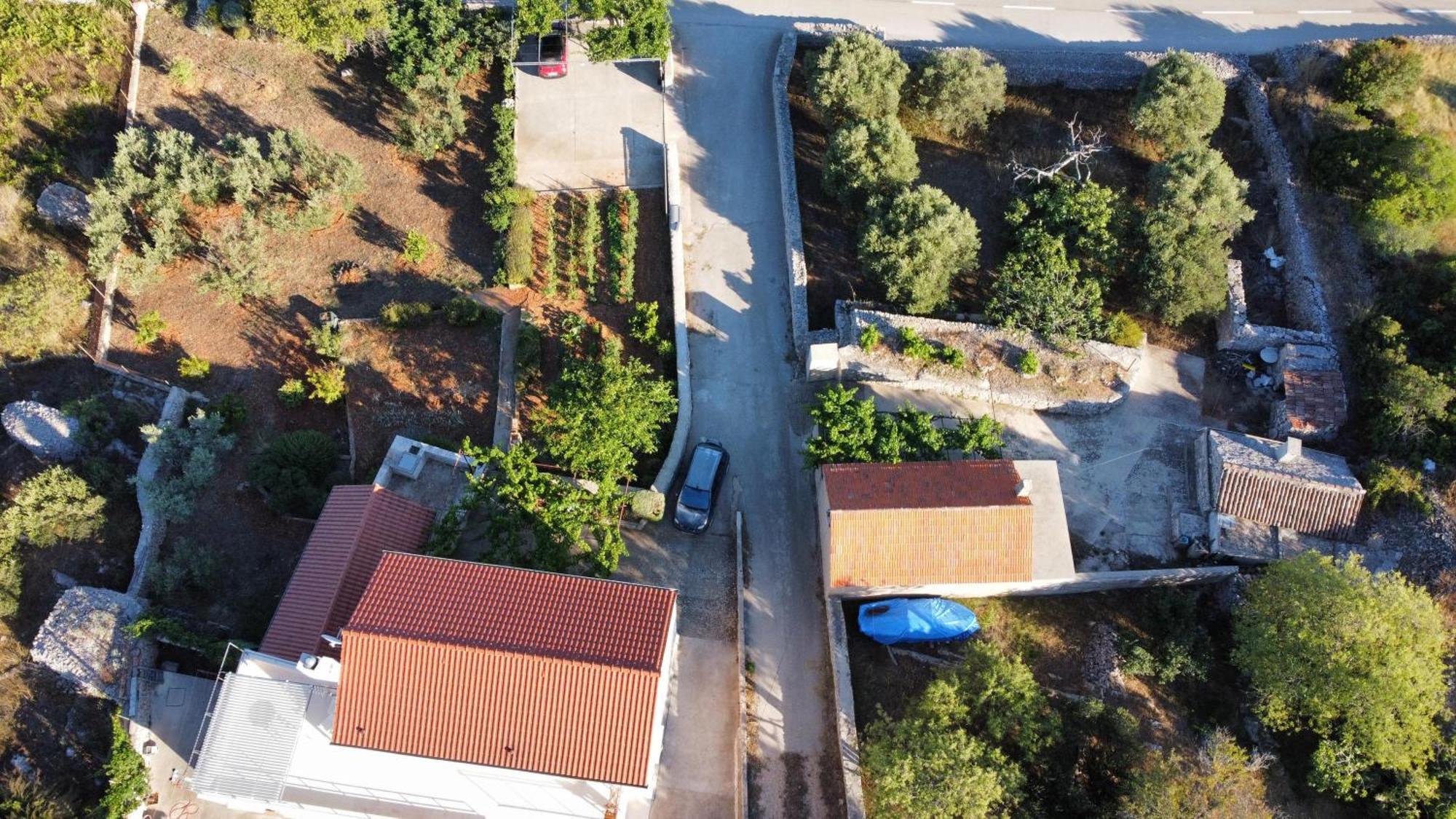 Betini Apartments - Authentic Island Escape Komiza Exterior photo