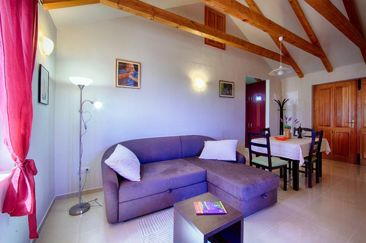 Betini Apartments - Authentic Island Escape Komiza Exterior photo