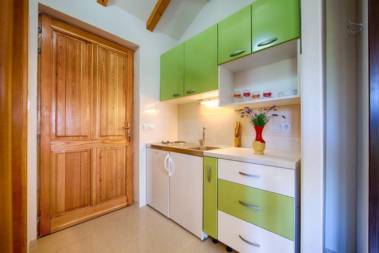 Betini Apartments - Authentic Island Escape Komiza Exterior photo