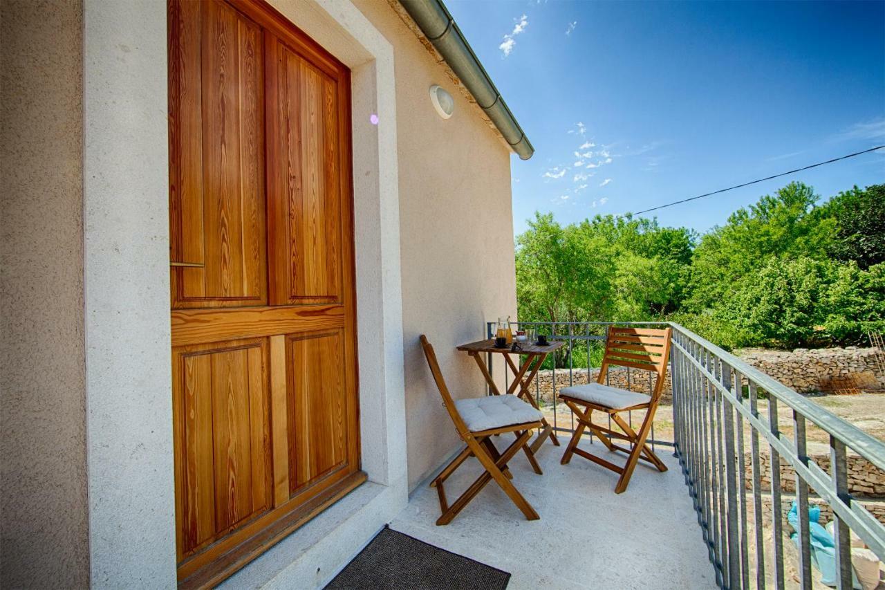 Betini Apartments - Authentic Island Escape Komiza Exterior photo